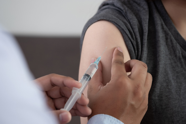 インフルエンザワクチンはどの程度効果があるのか？　感染ではなく発症・重篤化を防ぐの画像1