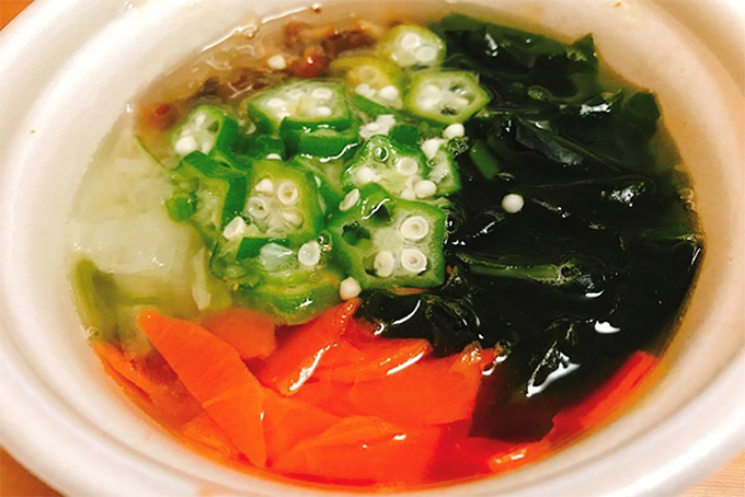 ファミマ「ネバネバ具材の生姜スープ」ボリューミーかつ後味さっぱりで飲みやすい！の画像1