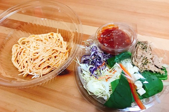 ファミマ「ツナとトマトソースのパスタサラダ」なら野菜も食べやすいの画像4