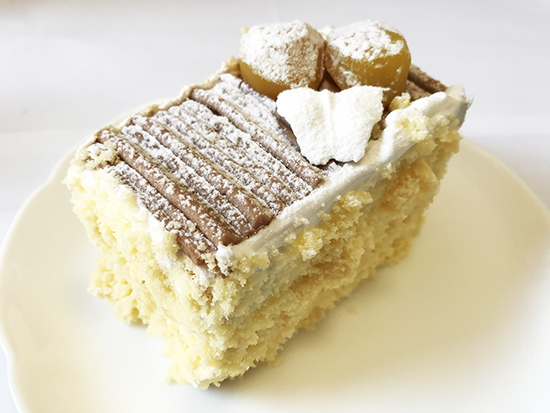 コストコ「モンブランバーケーキ」は大ボリュームなのに上品な甘さの画像1