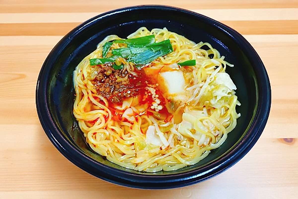 ローソン「重慶飯店監修 担担麺」は食べやすい辛さで旨い！の画像1