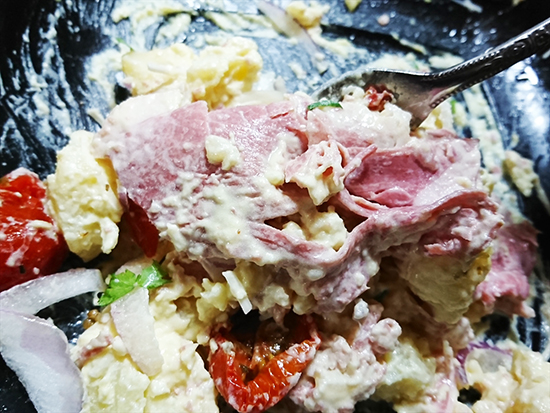 【完成】コストコ「コーンビーフポテトサラダ」は具材のバランスが秀逸&ボリューミー！の画像9