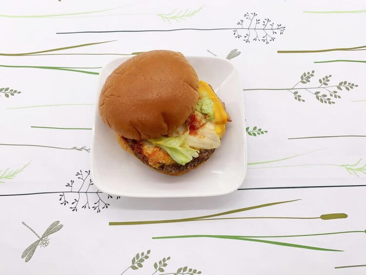 マック「スモーキーバーベキュー」イギリス生まれのハンバーガーはピリッとした辛味が印象的の画像1
