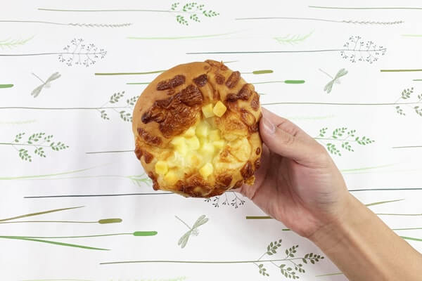 「チーズ×パン」の組み合わせは無限！　ローソンとファミマのバリエーション豊かなチーズパン食べ比べの画像3