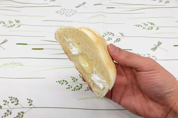 ローソンのメロンパンvsファミマのシュークリーム　コンビニ菓子パン対決を制したのは？の画像3