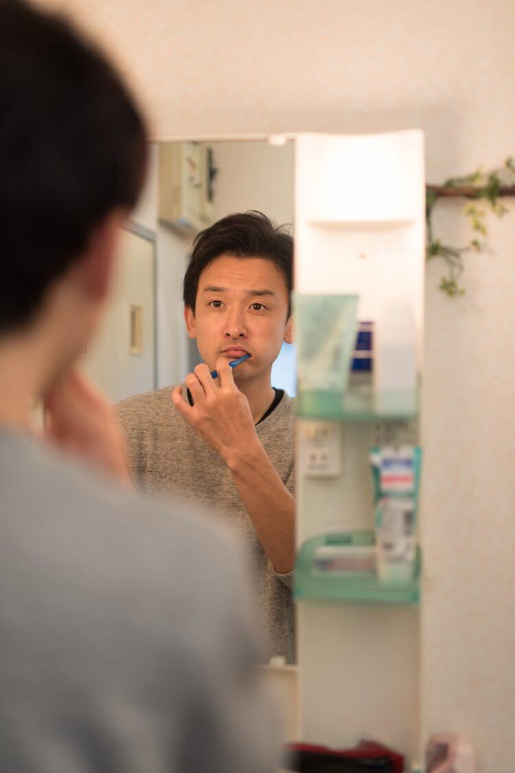 歯磨きで「フロス」使ってる？　毎日歯を磨いているのに歯周病・虫歯になる理由の画像1
