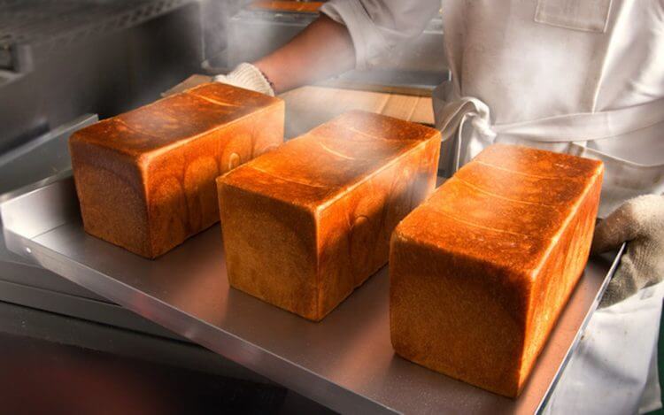 パン百名店選出の人気シェフが新たにプロデュースした食パン専門店「花みつ」　Makuake限定の特別な食パンをオンライン販売の画像1