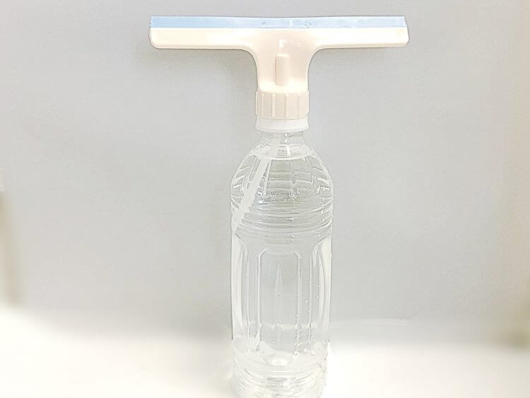 ダイソー「ペットボトル+シャワーワイパー」で窓掃除の時間を短縮！の画像4